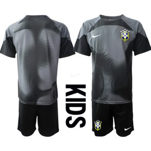 Brasilien Målmand Replika Babytøj Hjemmebanesæt Børn VM 2022 Kortærmet (+ Korte bukser)
